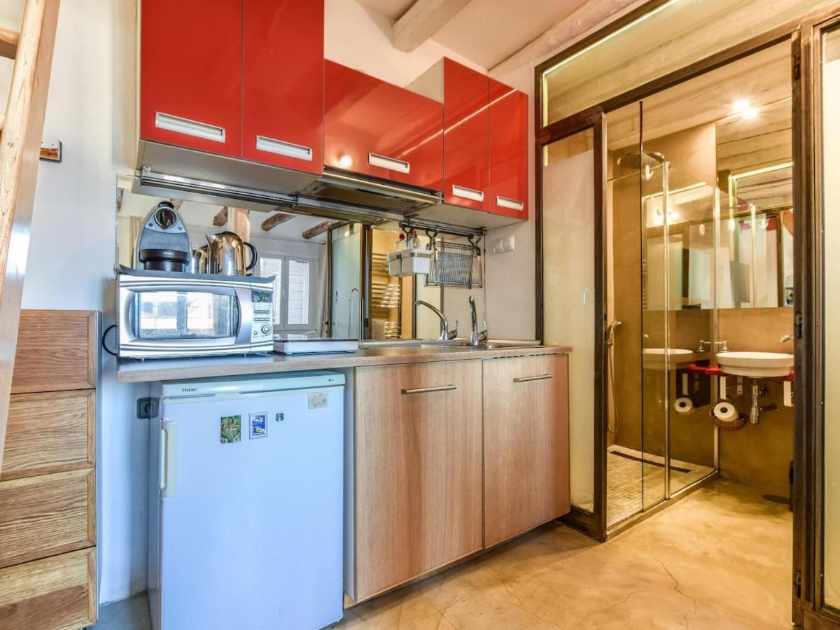 Apartamento En La Plaza De Lavapies Para 4 Personas Мадрид Экстерьер фото